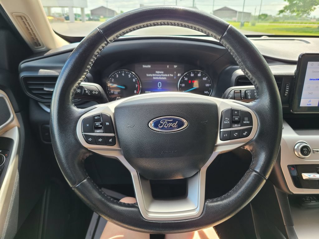 Used 2022 Ford Explorer XLT AWD/4WD image 28