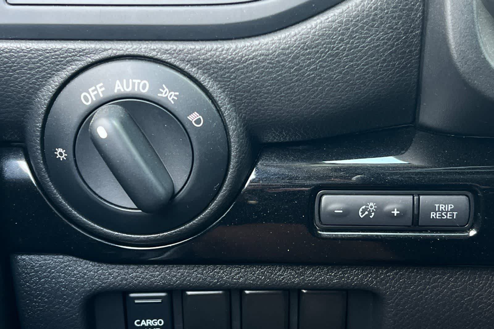 Used 2022 Nissan Titan SV AWD/4WD image 30