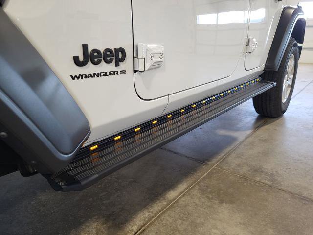 Used 2023 Jeep Wrangler Unlimited Sport image 11