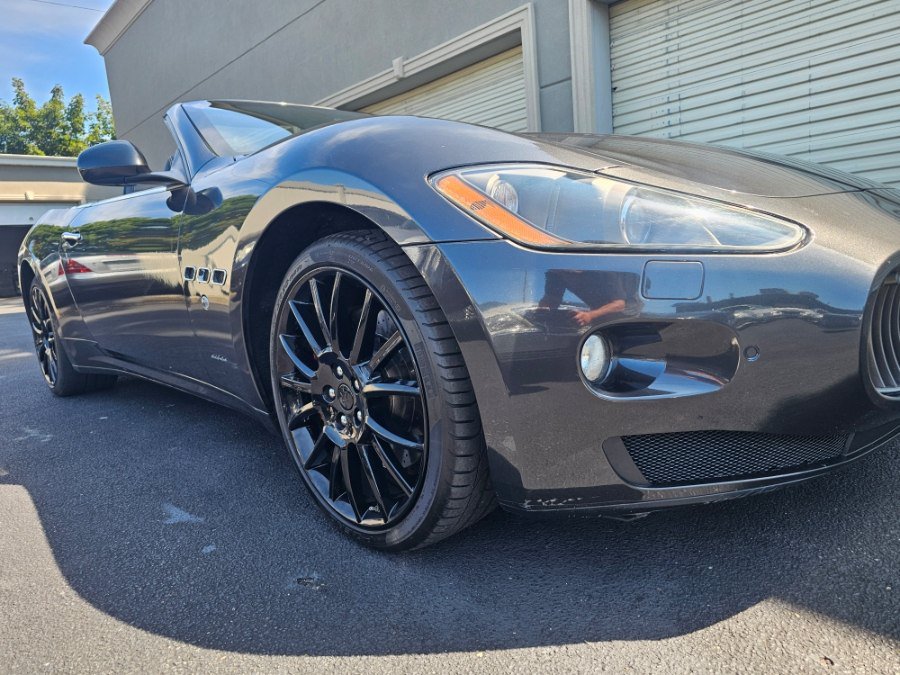 Used 2011 Maserati GranTurismo Convertible RWD image 31
