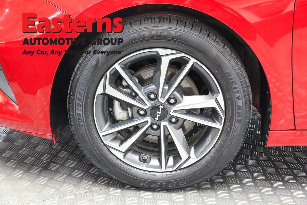 Used 2023 Kia Forte LXS image 31