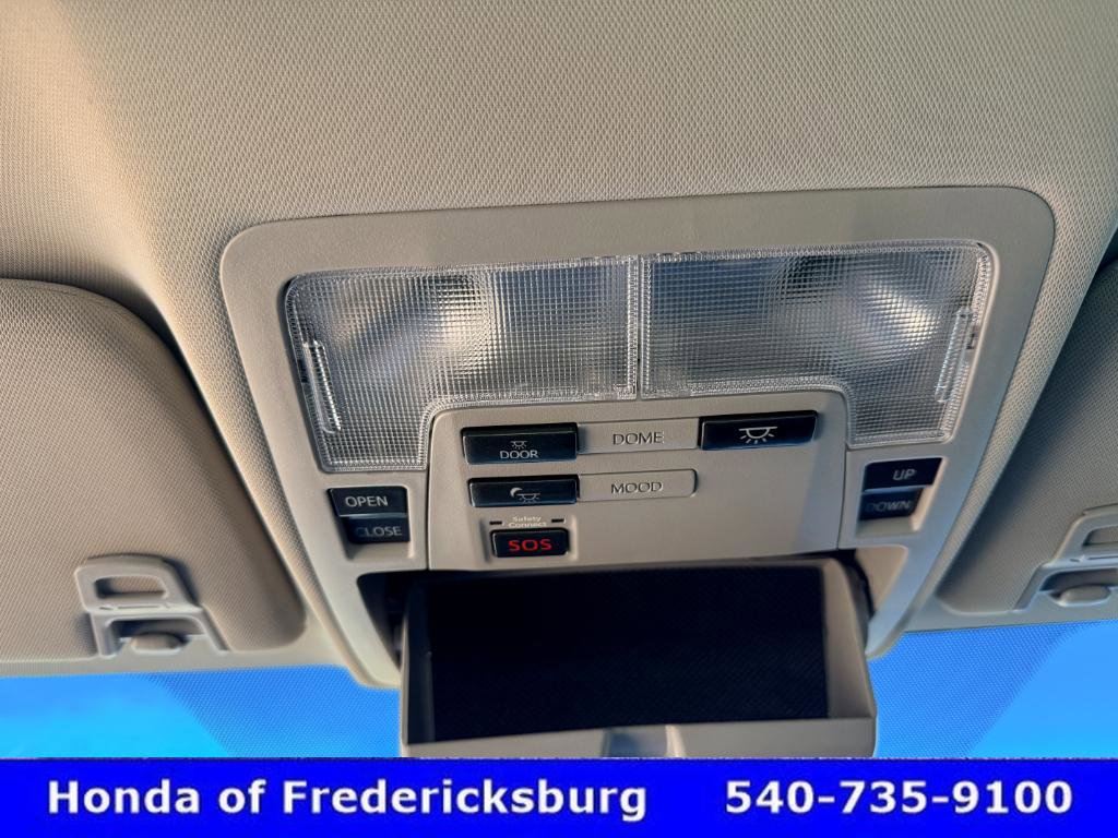 Used 2016 Toyota Avalon Limited w/ Toyota Safety Sense Package image 37