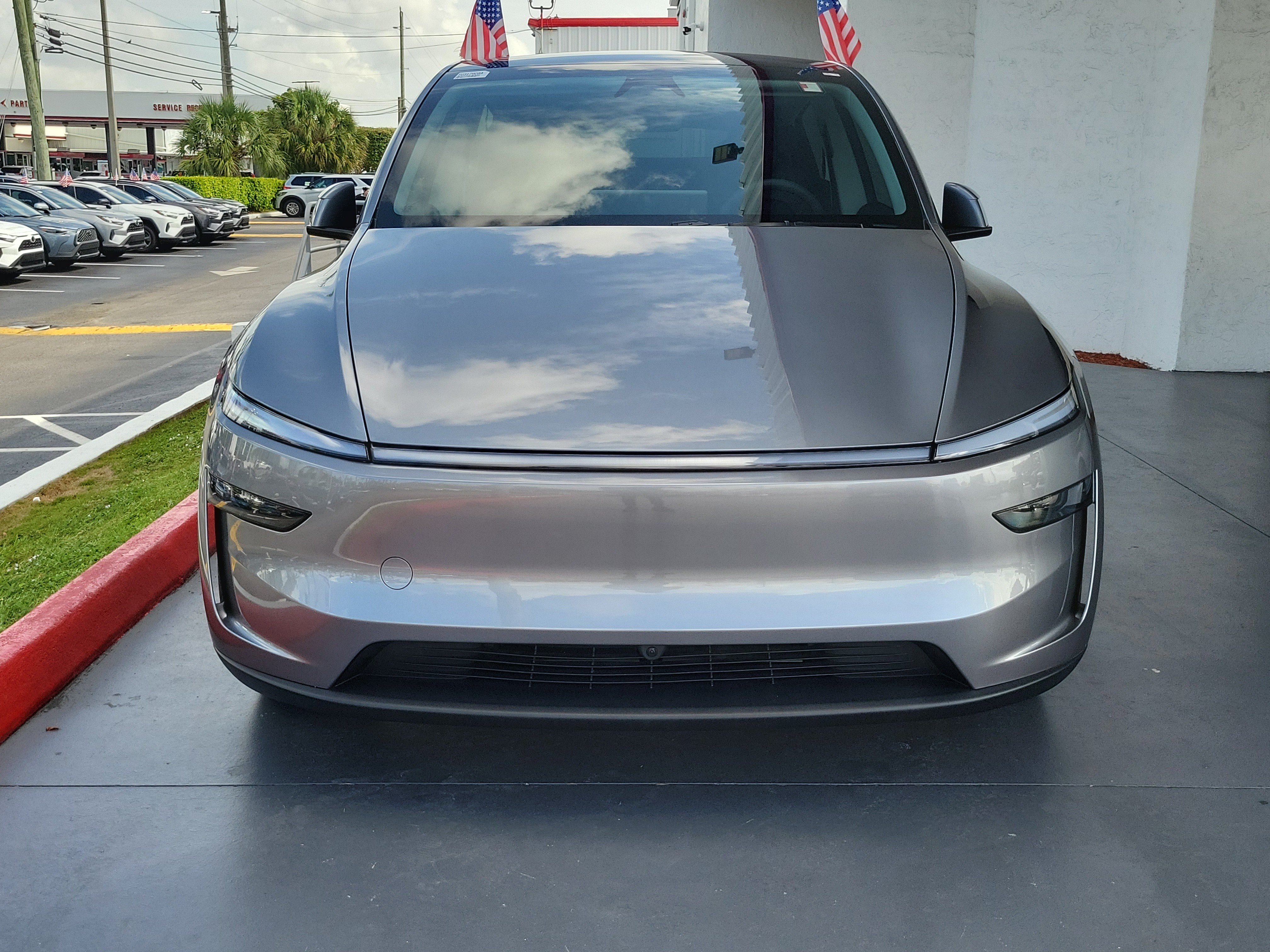 Used 2026 Tesla Model Y AWD image 4