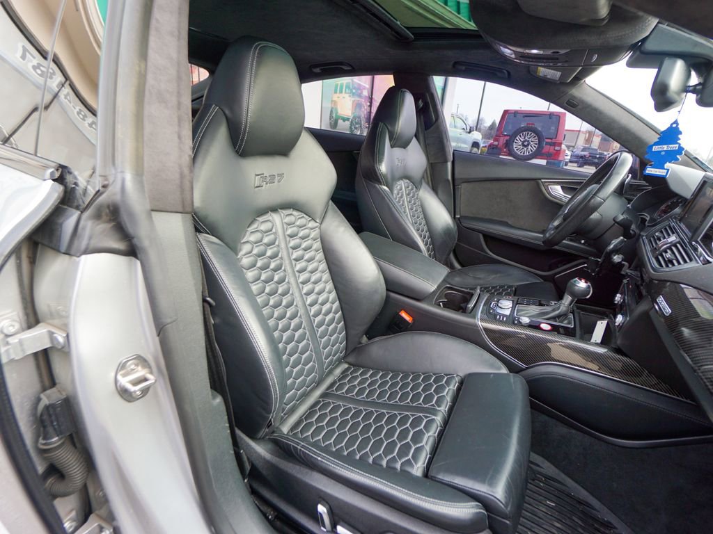 Used 2017 Audi RS 7 Prestige w/ Carbon-Optic Package image 29