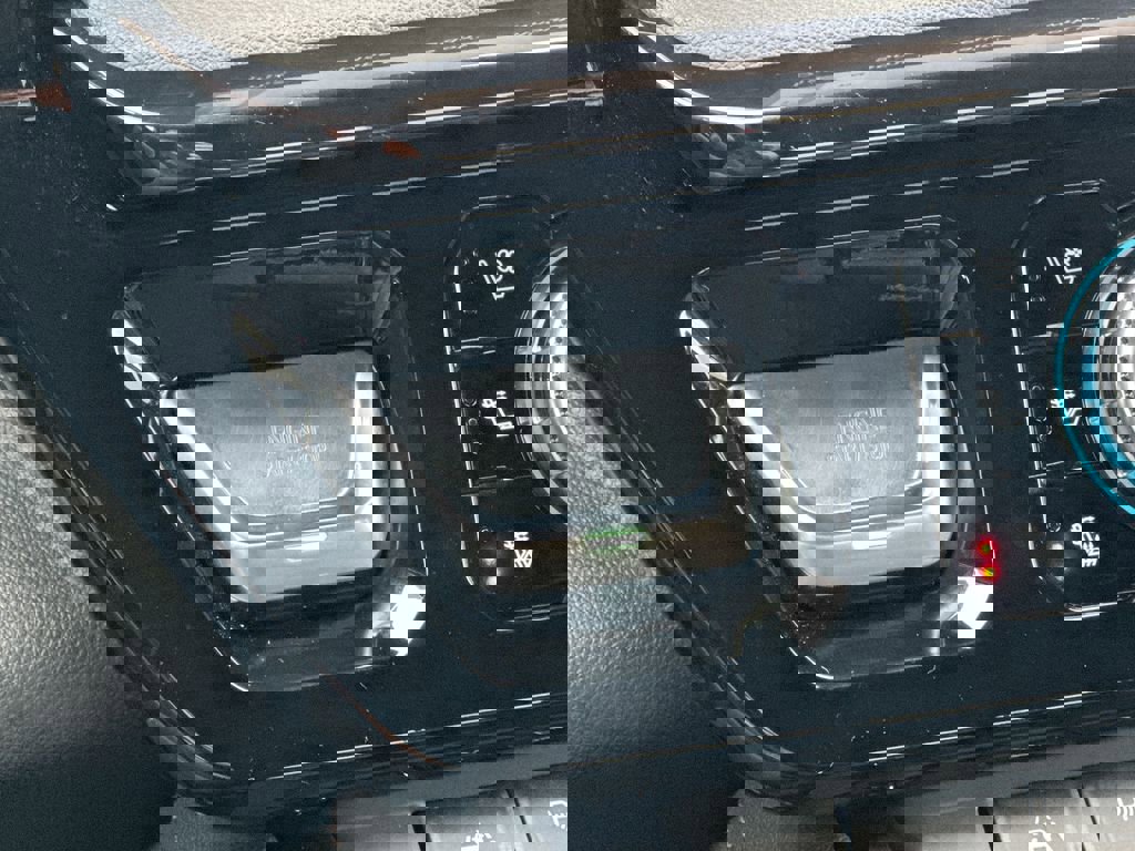 Certified 2024 GMC Sierra 1500 AT4 w/ Technology Package image 18