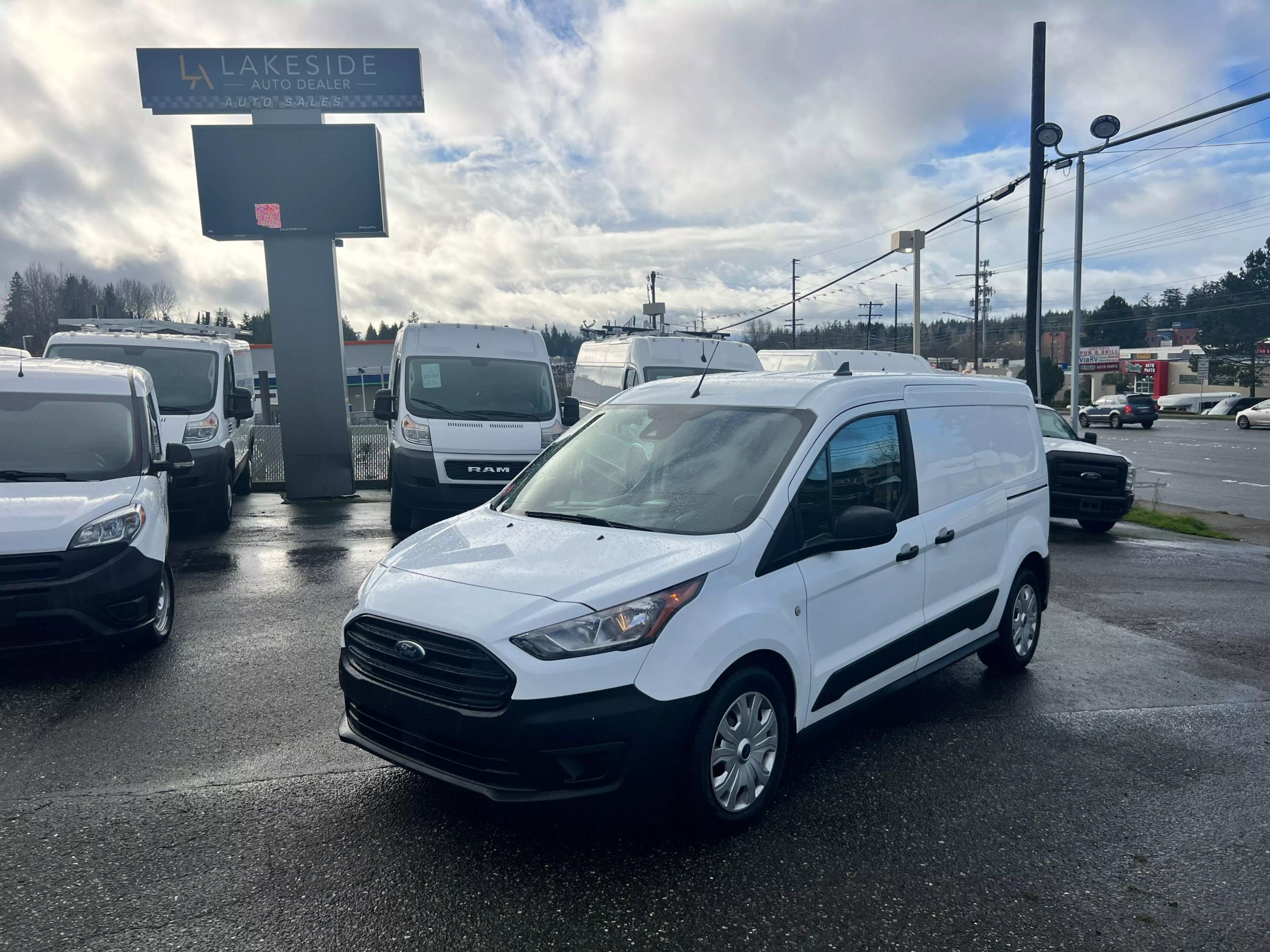 Used 2021 Ford Transit Connect XL image 1