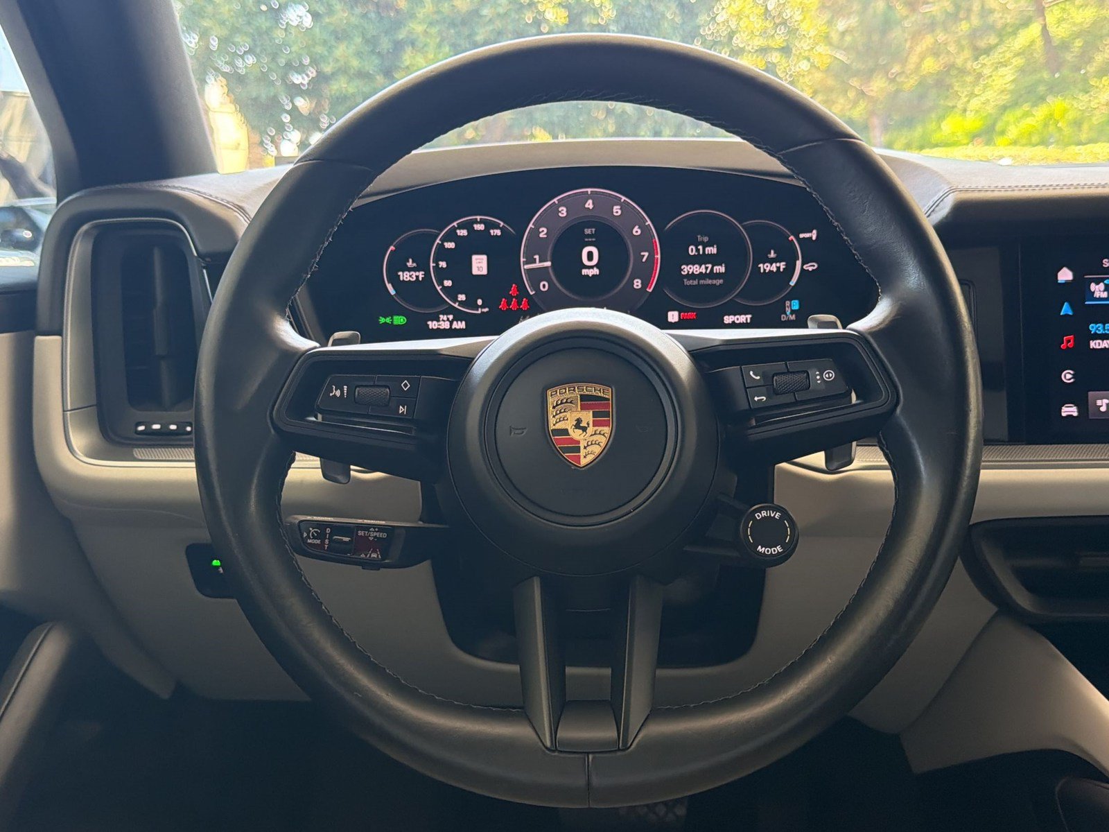 Used 2024 Porsche Cayenne AWD/4WD image 11