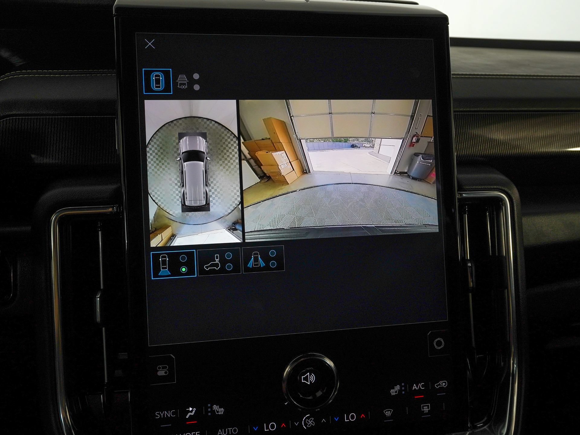 Used 2025 GMC Yukon Elevation AWD/4WD image 28