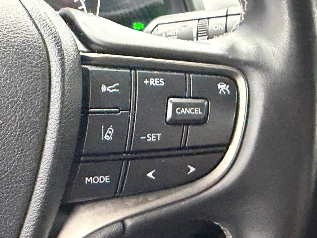 Used 2021 Lexus UX 200 w/ Accessory Package (Z1) FWD image 28