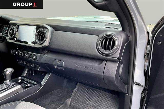 Certified 2020 Toyota Tacoma TRD Sport w/ Technology Package AWD/4WD image 19