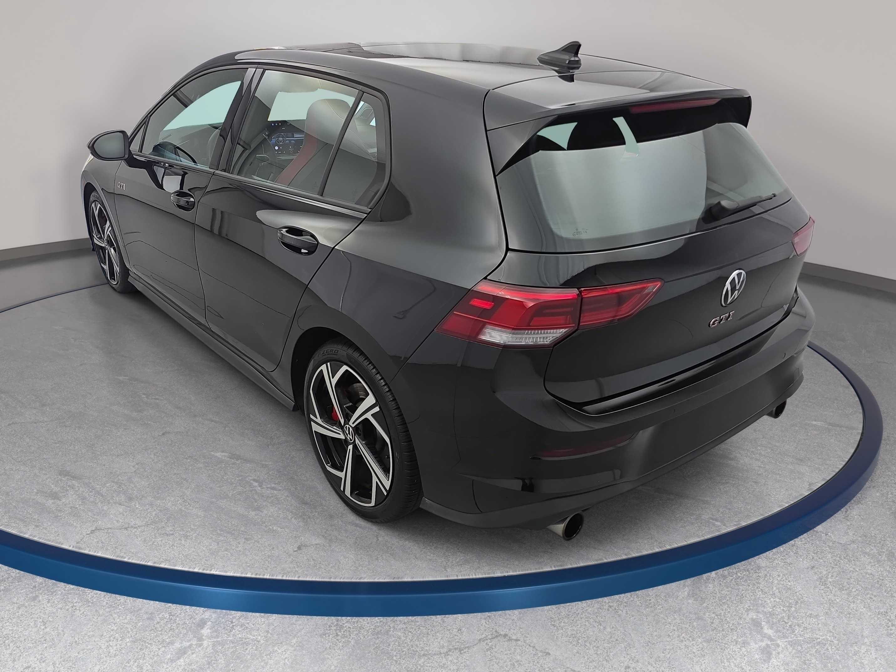 Used 2025 Volkswagen GTI SE FWD image 7