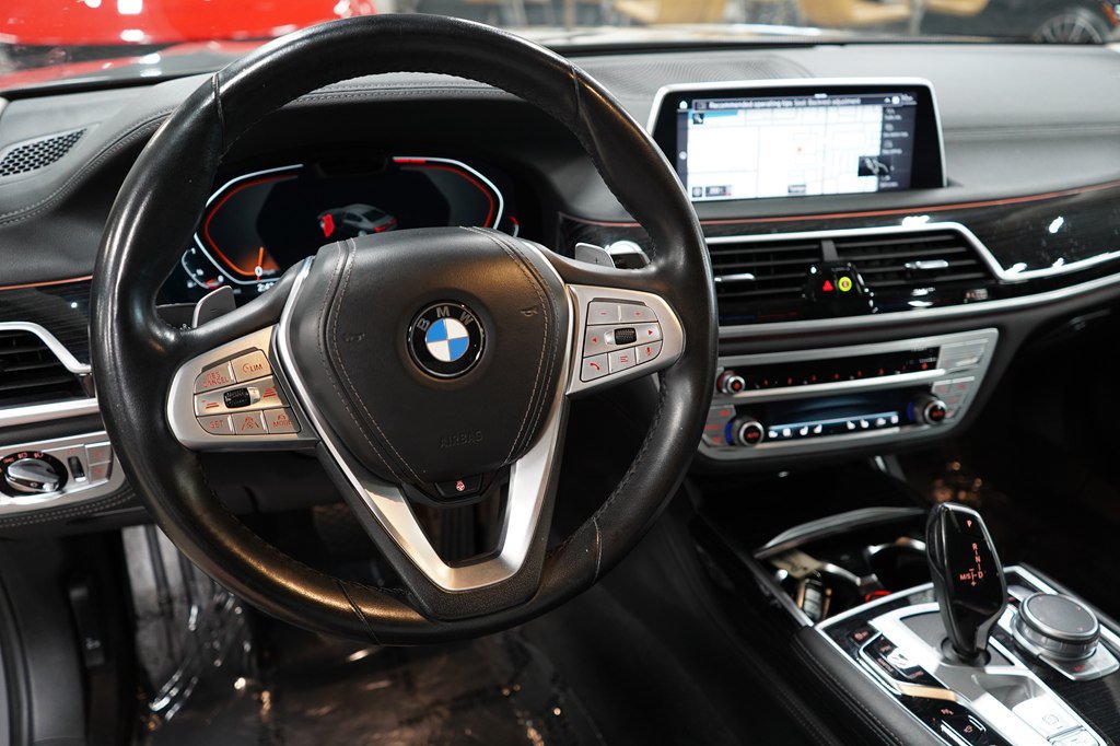 Used 2022 BMW 750Li xDrive AWD/4WD image 29