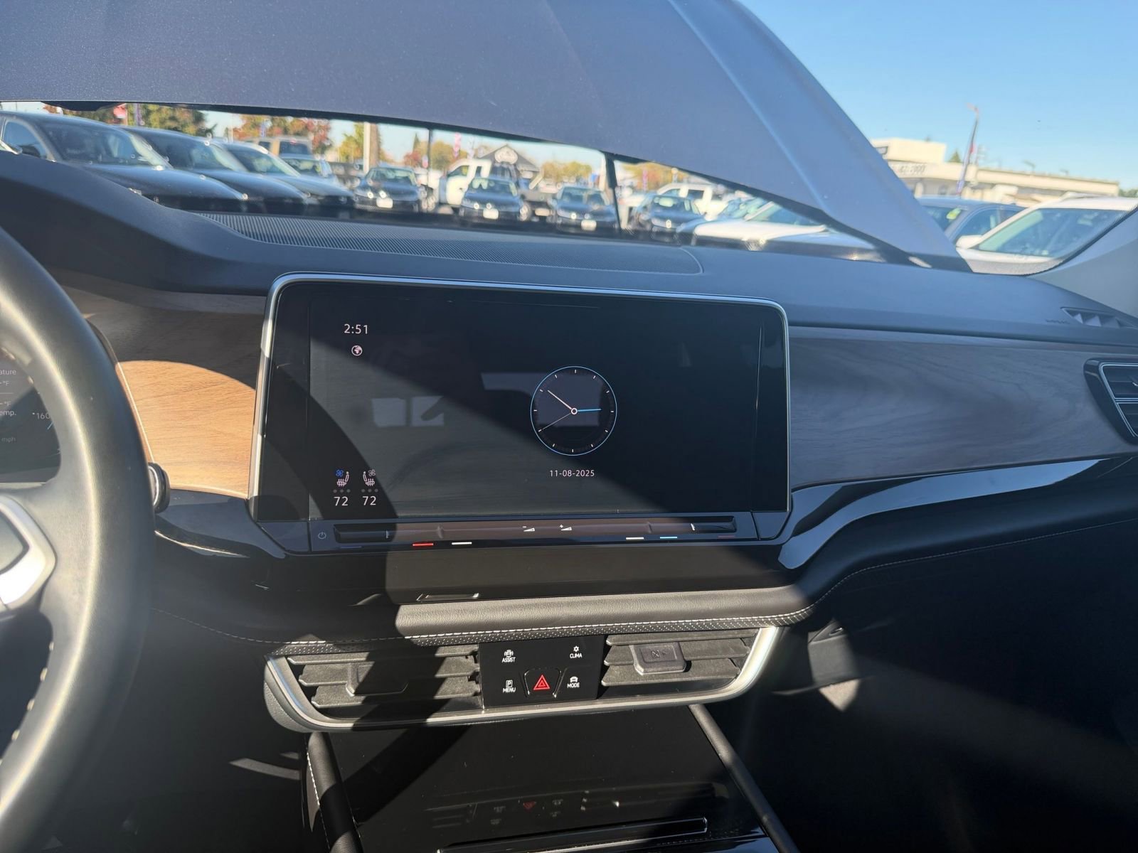 Used 2025 Volkswagen Atlas SE image 18