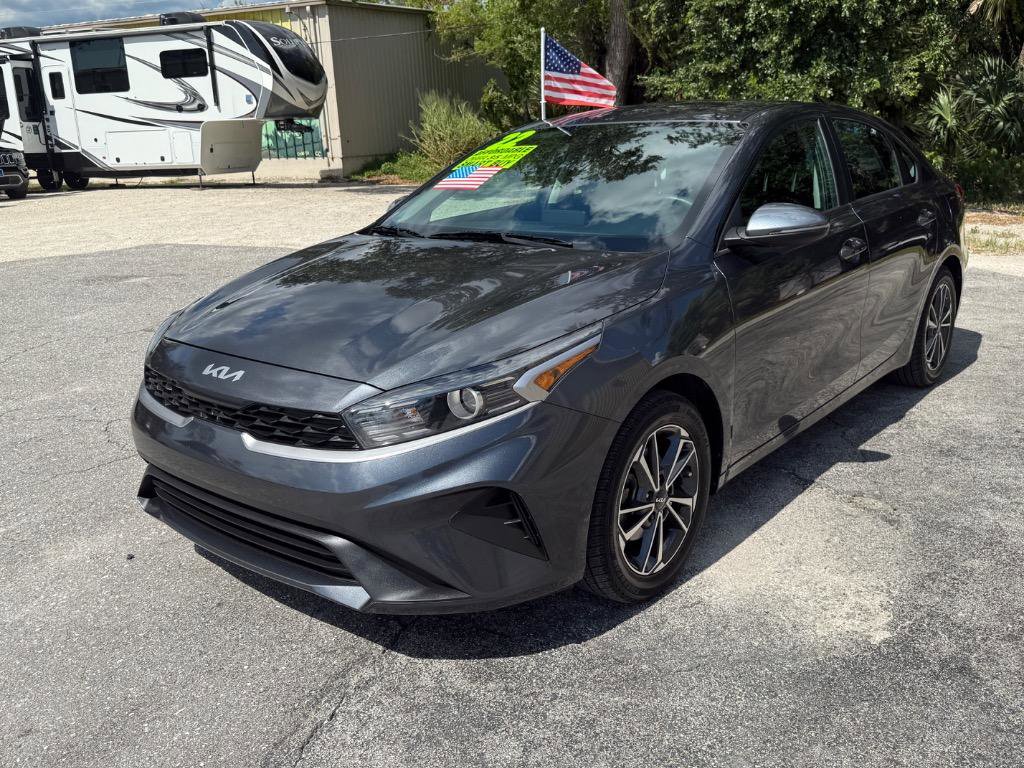 Used 2022 Kia Forte LXS w/ LXS Technology Package image 3