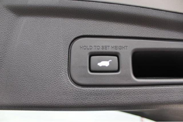 Used 2025 Acura MDX w/ Technology Package FWD image 30