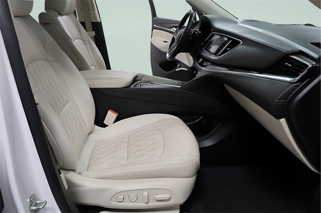 Used 2023 Buick Enclave Avenir w/ Avenir Technology Package image 33