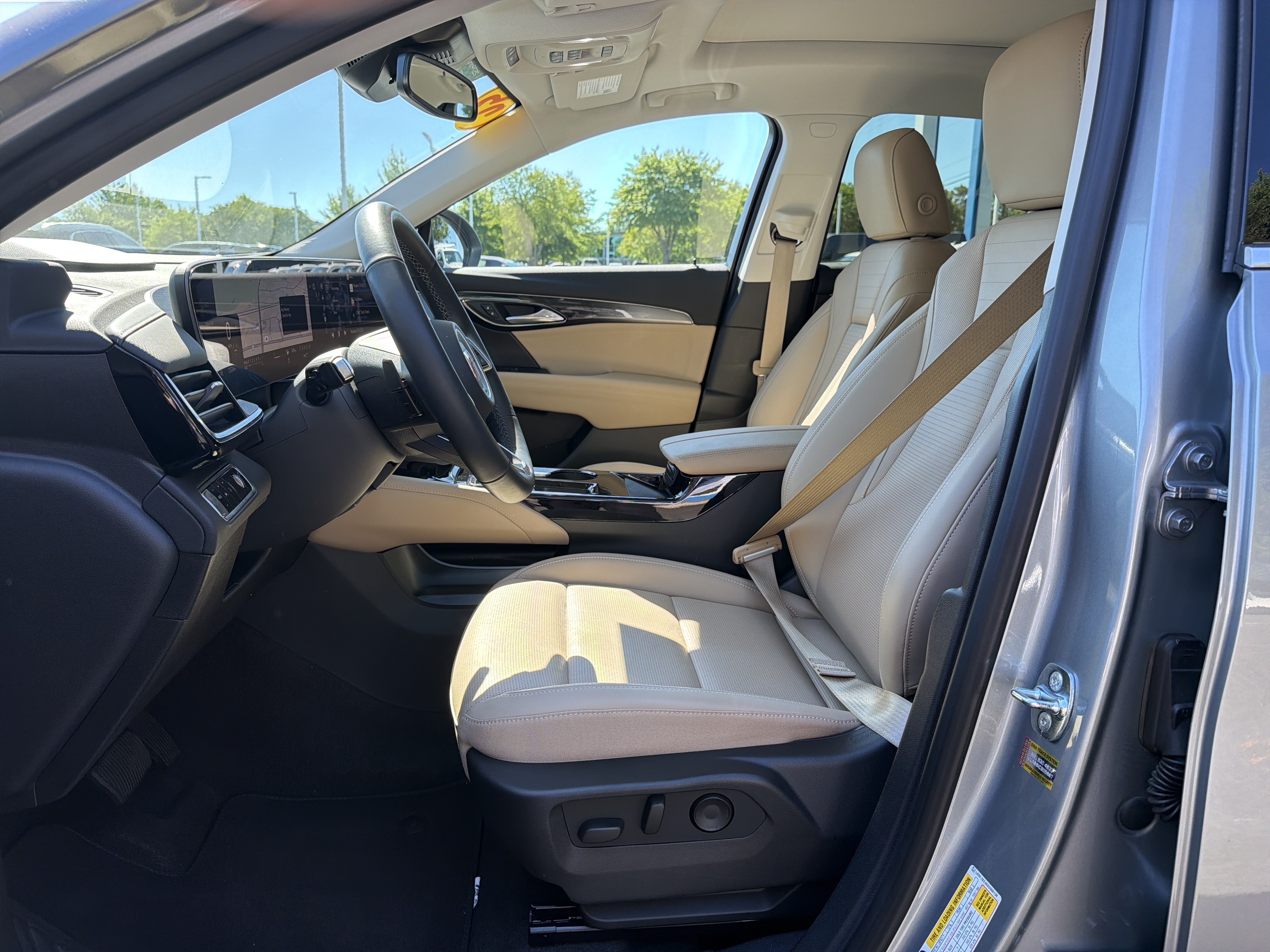 Used 2025 Buick Envision Preferred AWD/4WD image 15