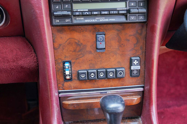 Used 1989 Mercedes-Benz 560 SL image 32