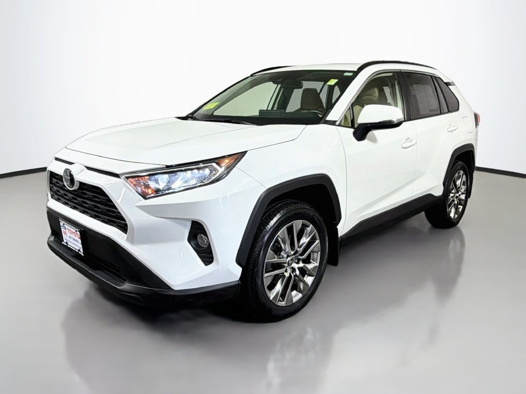 Used 2020 Toyota RAV4 XLE Premium AWD/4WD image 2