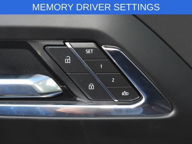 Used 2025 Chevrolet Silverado EV RST AWD/4WD image 17