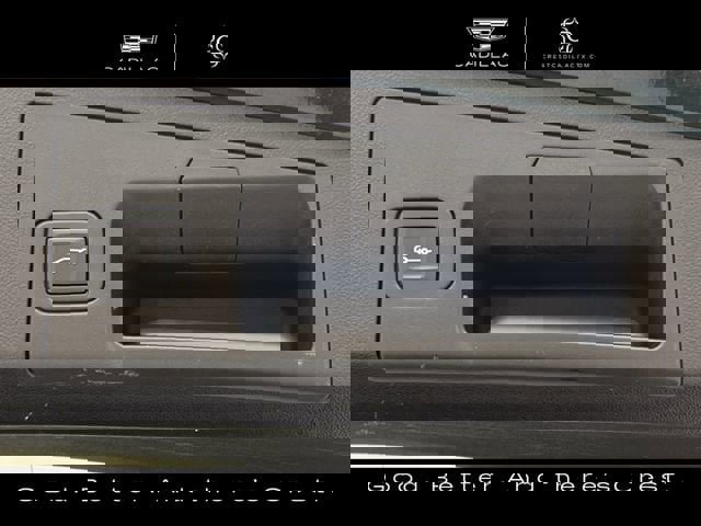 Used 2025 Cadillac XT4 Premium Luxury AWD/4WD image 32