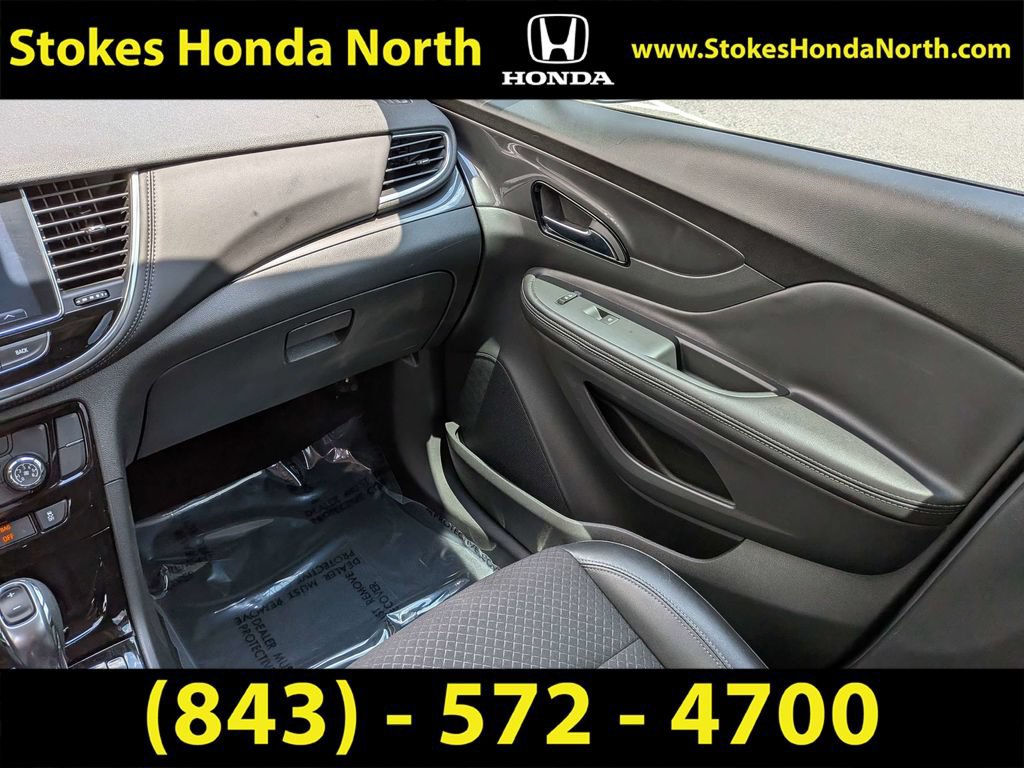 Used 2021 Buick Encore Preferred w/ Safety Package FWD image 19