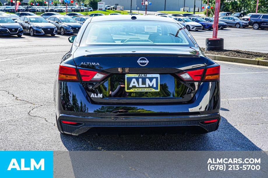Used 2025 Nissan Altima 2.5 SV FWD image 10