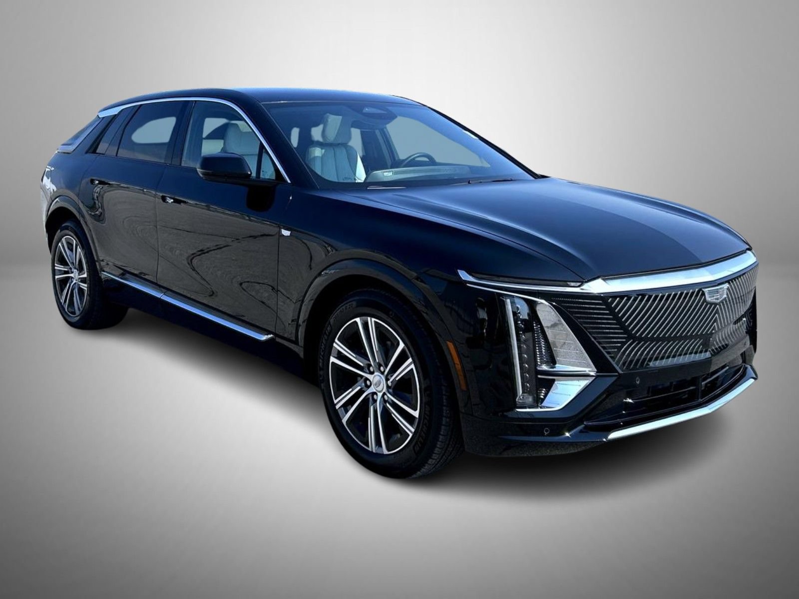 Certified 2024 Cadillac Lyriq Luxury AWD/4WD image 3