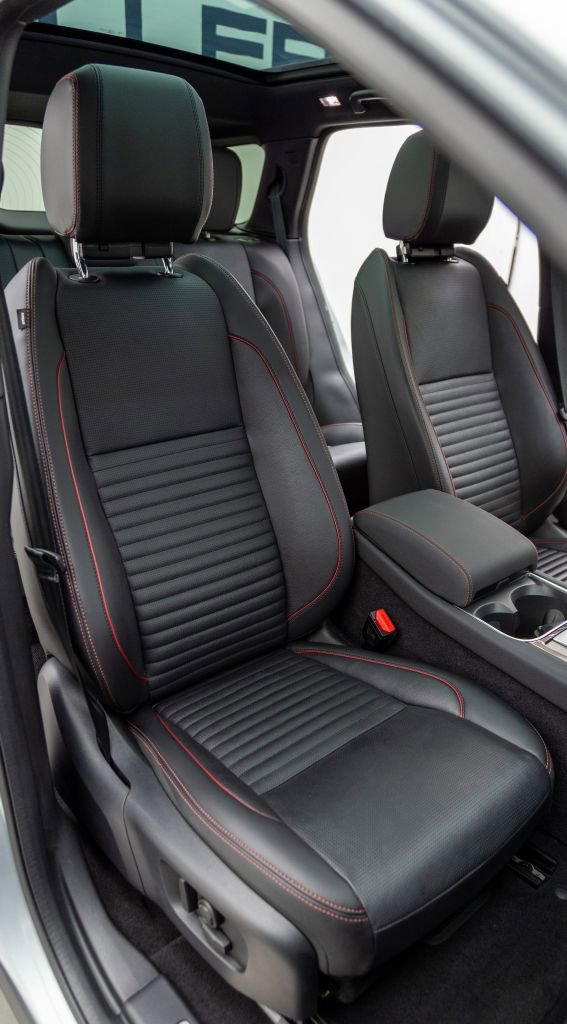 Used 2023 Land Rover Discovery Sport S R-Dynamic image 31