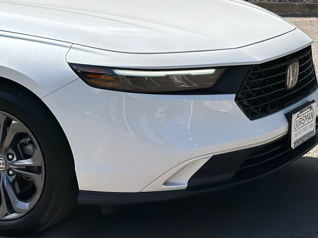 Used 2023 Honda Accord EX image 2