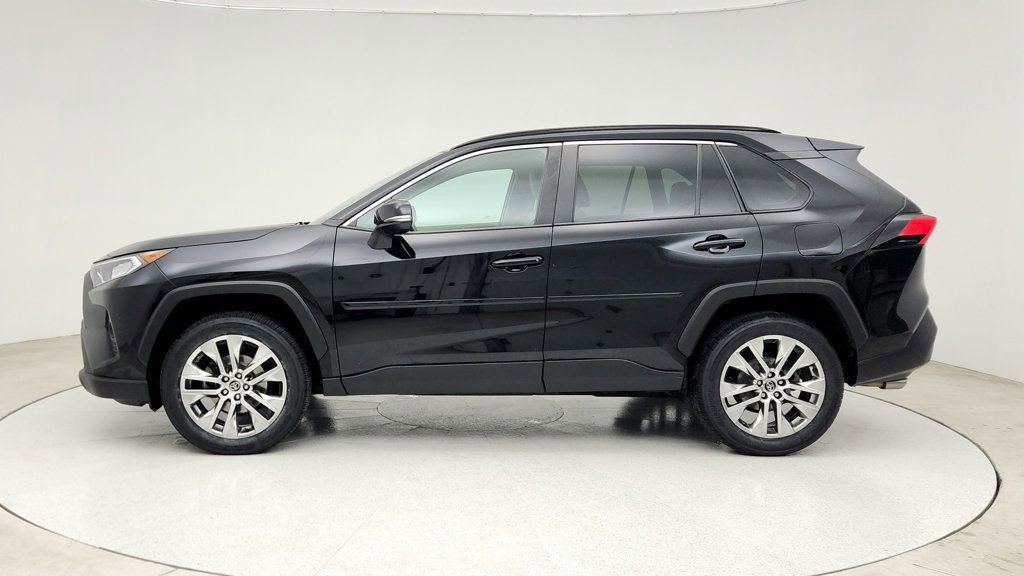 Used 2020 Toyota RAV4 XLE Premium image 8