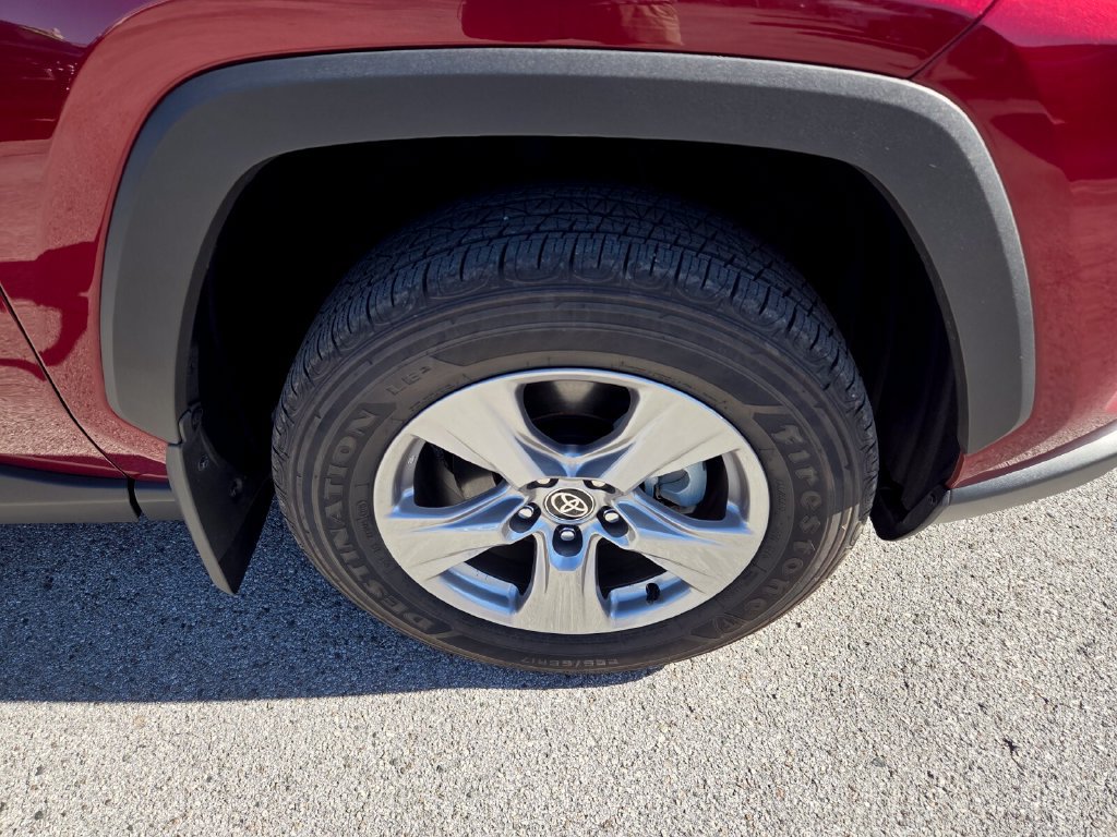 Used 2025 Toyota RAV4 XLE w/ Convenience Package FWD image 19