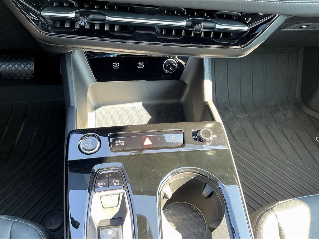 Used 2025 Audi A6 e-tron Prestige AWD/4WD image 17