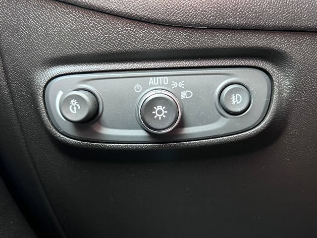 Used 2020 Chevrolet Equinox LT w/ Driver Convenience Package AWD/4WD image 18
