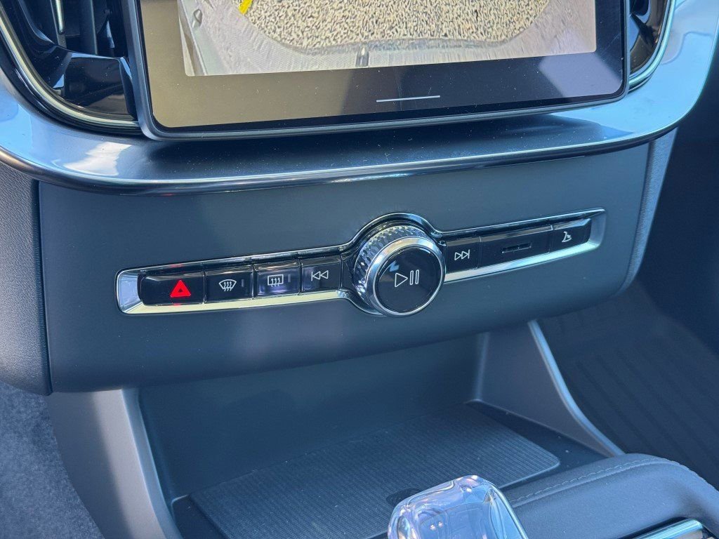 New 2026 Volvo XC90 T8 Plus w/ Protection Package Premier image 25