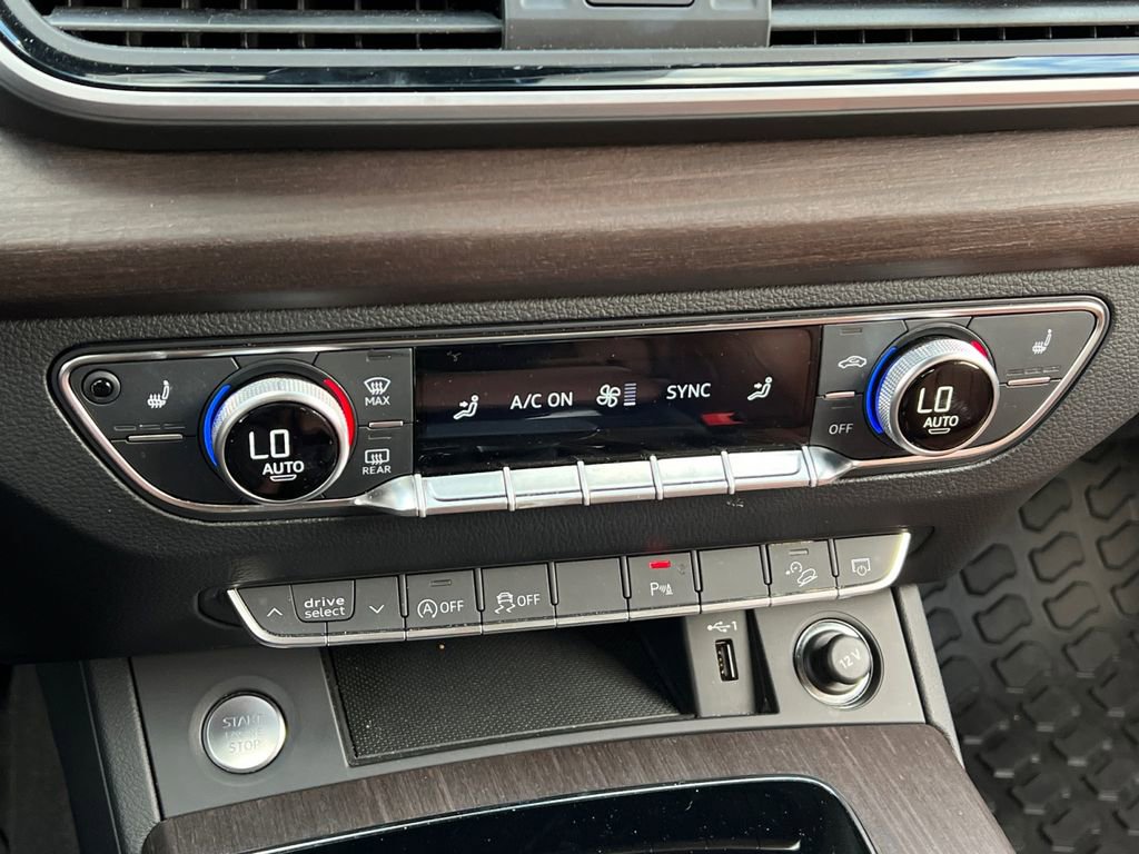 Used 2024 Audi Q5 2.0T Premium w/ Convenience Package image 21