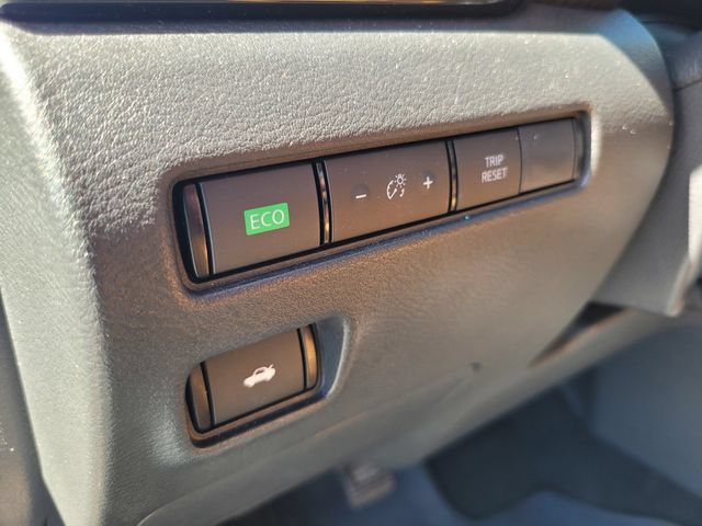 Used 2025 Nissan Sentra SV w/ SV Premium Package FWD image 19