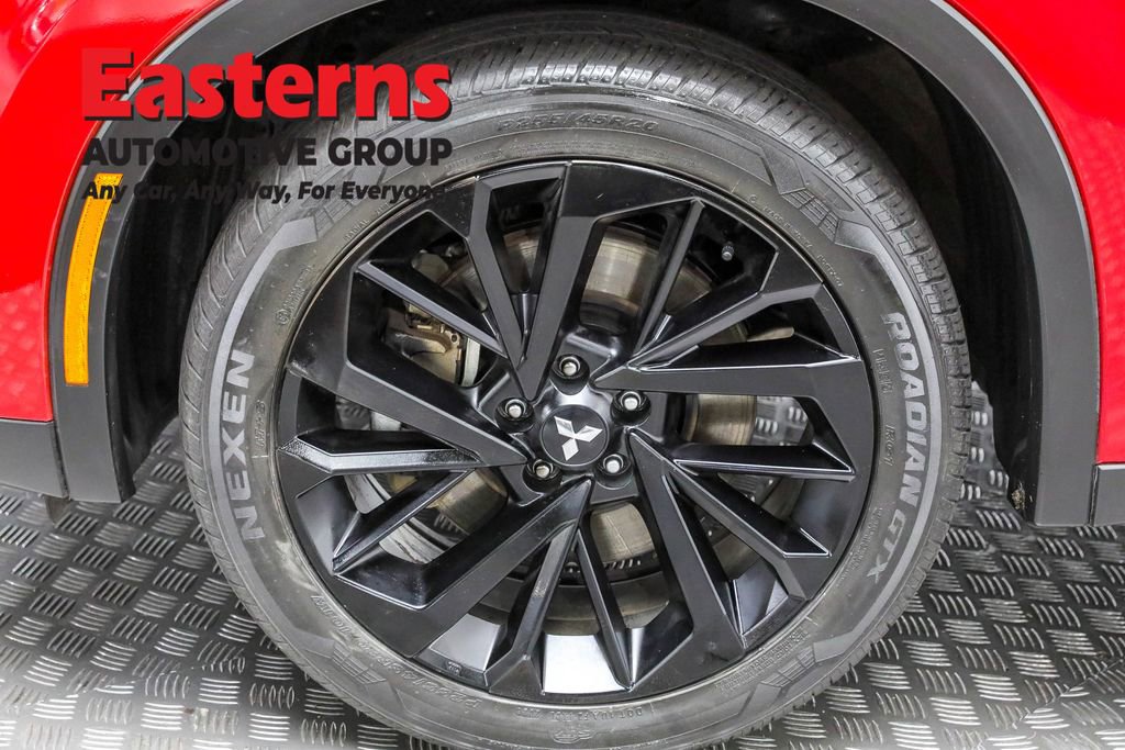 Used 2023 Mitsubishi Outlander SE image 32