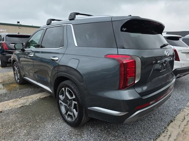 Used 2023 Hyundai Palisade Limited AWD/4WD image 2