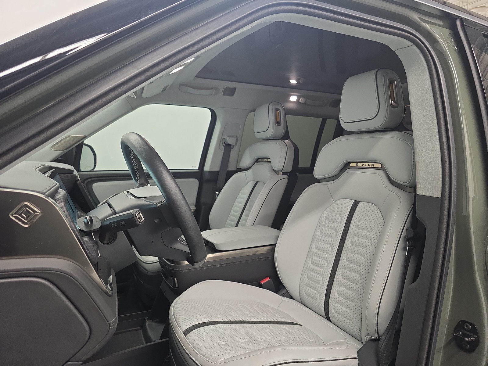 Used 2023 Rivian R1S Launch Edition AWD/4WD image 20
