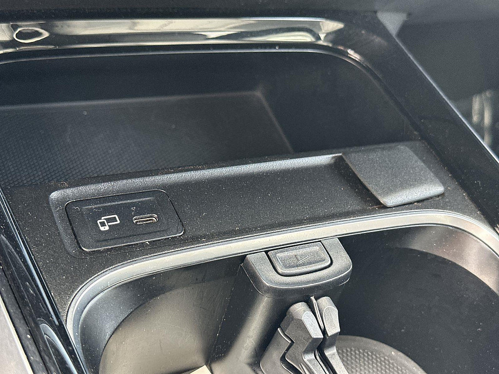 Used 2023 Mercedes-Benz GLB 250 image 36