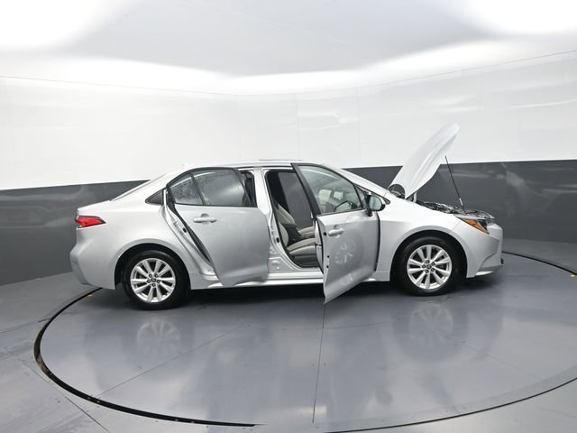 Used 2024 Toyota Corolla LE w/ LE Premium Package FWD image 10