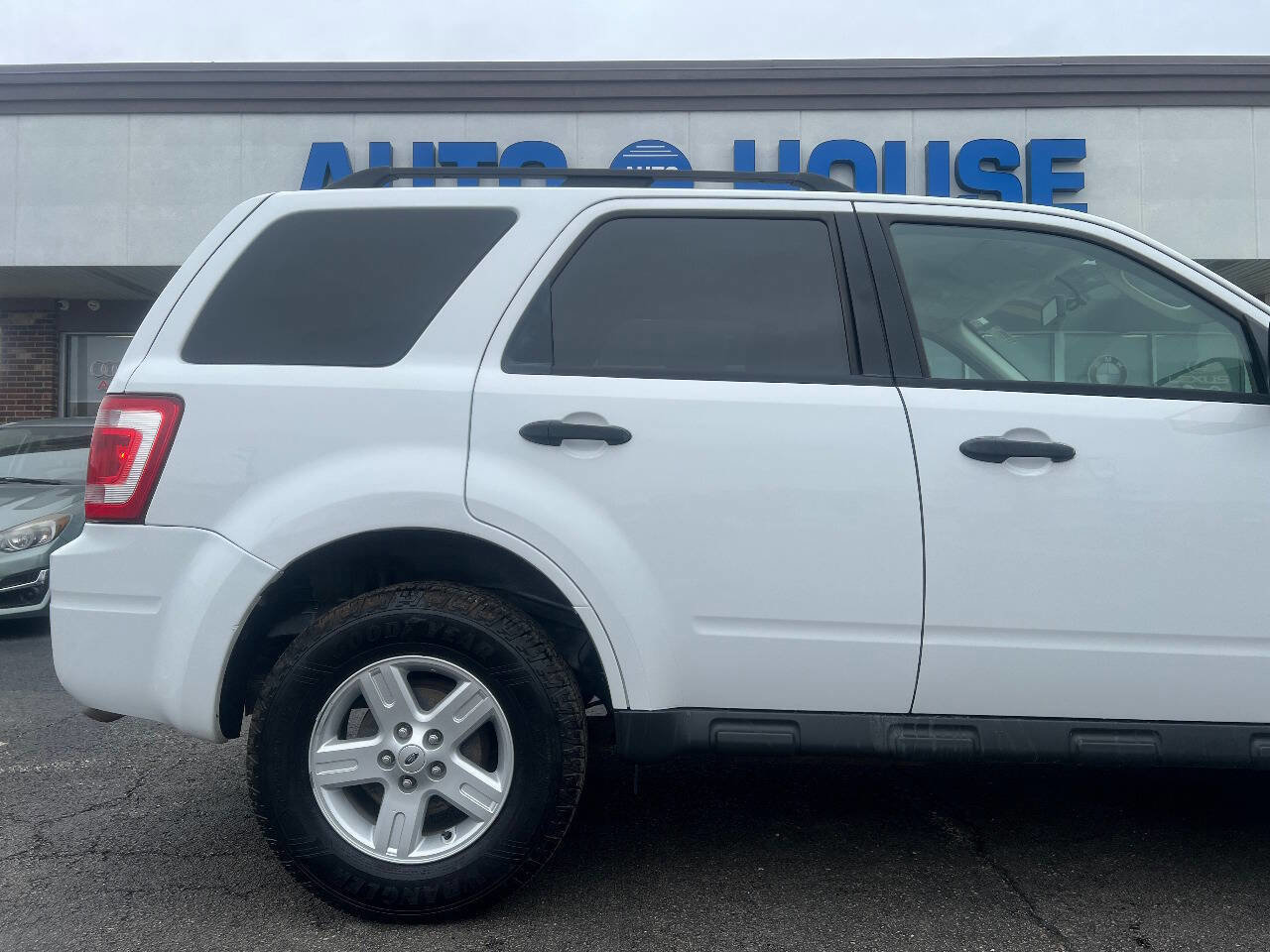 Used 2010 Ford Escape Limited image 34