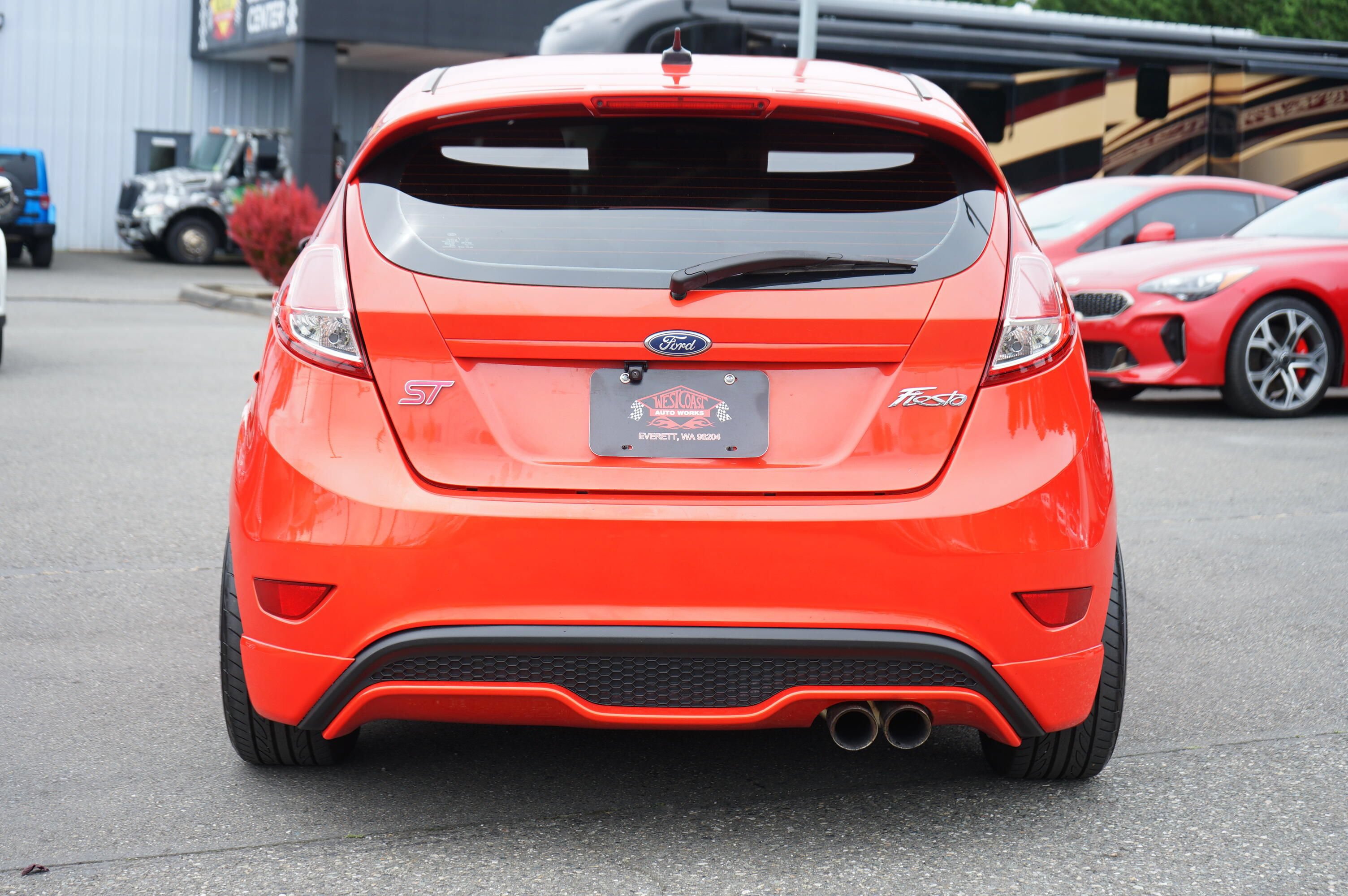 Used 2016 Ford Fiesta ST FWD image 4