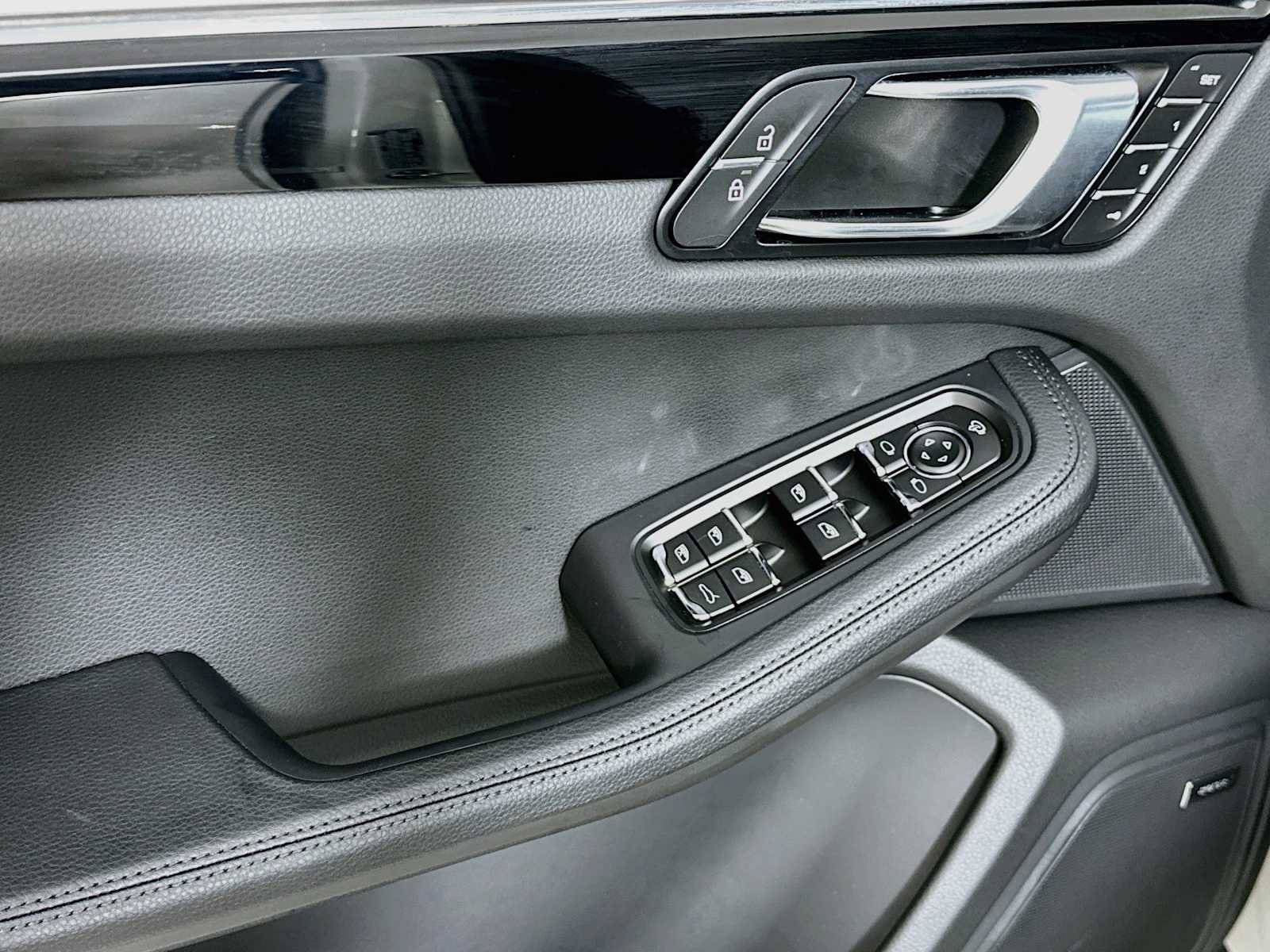 New 2026 Porsche Macan AWD/4WD image 11