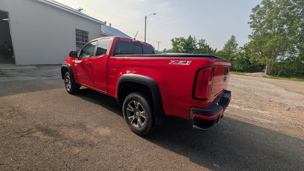 Used 2017 Chevrolet Colorado Z71 AWD/4WD image 3