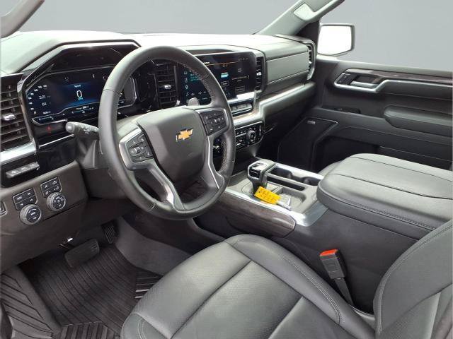 Used 2025 Chevrolet Silverado 1500 LTZ AWD/4WD image 21