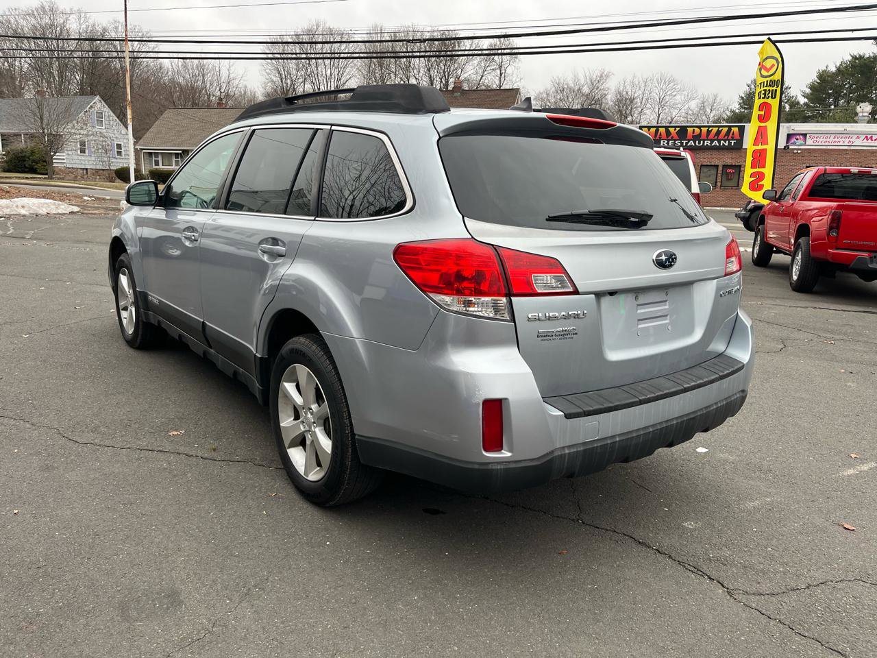 Used 2013 Subaru Outback 2.5i Limited w/ Moonroof Pkg AWD/4WD image 3