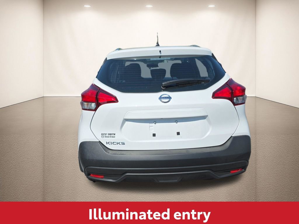 Used 2018 Nissan Kicks S FWD image 9