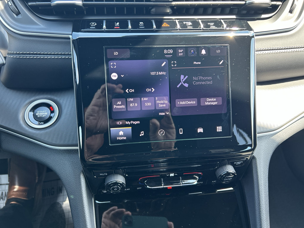 New 2025 Jeep Grand Cherokee L Laredo image 14